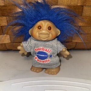 1986 Vintage DAM troll doll 4.5” “football fanatic” shirt blue hair Norfin